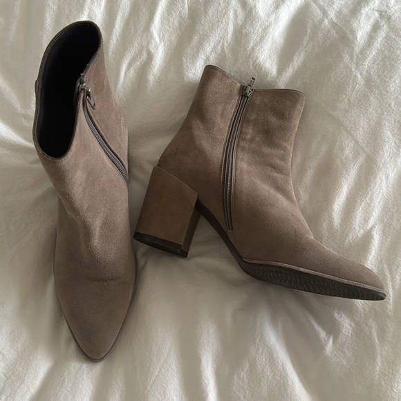 Stuart Weitzman Shoes - Stuart Weitzman Flannel Grey Boots Size 8